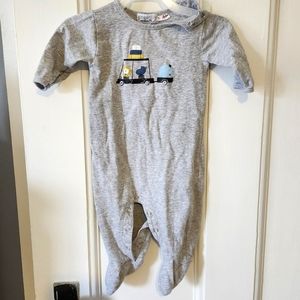 Gray Gingerlilly Australia 6-9 Month Bottom Button Footie Sleeper